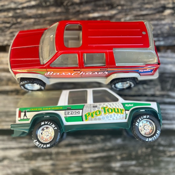 Vintage 1994 Nylint Bass Chaser Gone Fishin’ SUV & Pro Tour Golf SUV C9 - Picture 2 of 12
